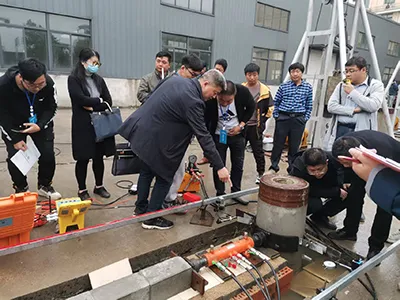 Гидравлический домкрат двустороннего действия